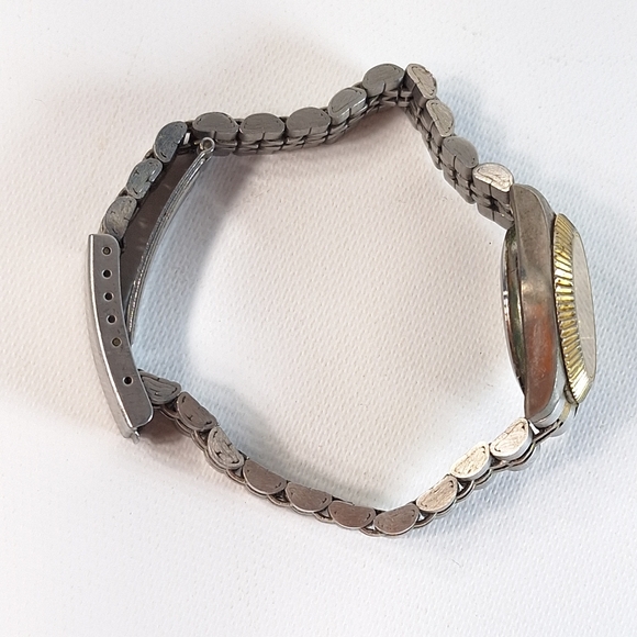 Gitano Silver And Gold Tone Metal Ladies Quartz Wrist Watch, New Battery - Picture 5 of 9